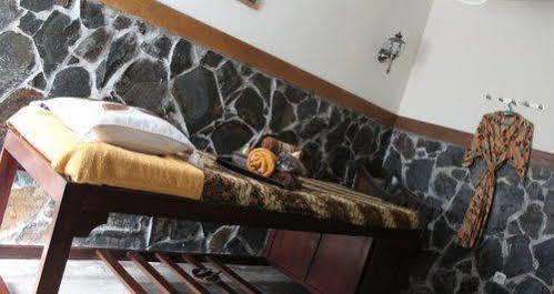 Cantya Hotel Yogyakarta Exterior photo